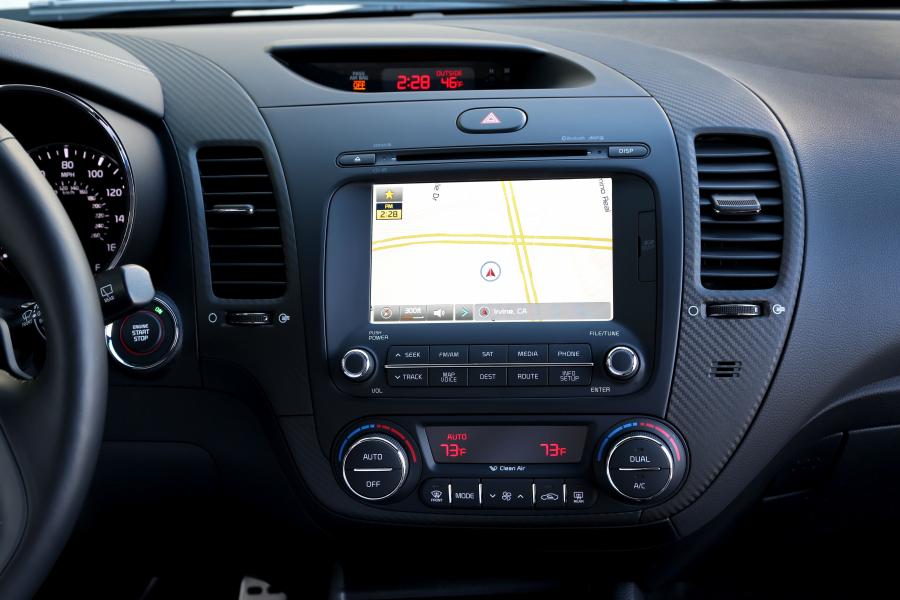  Kia Forte 2013 года  (фото 14 из 62)